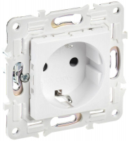 Розетка SKANDY 16А с заземл. защ. шторки SK-R04W арктич. бел. IEK SK-R14-16-K01