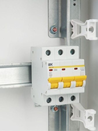 Выключатель автоматический модульный 3п C 63А 4.5кА ВА47-29 KARAT IEK MVA20-3-063-C