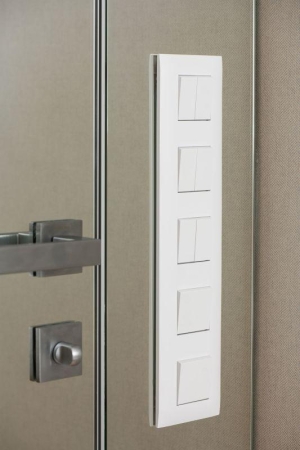 Выключатель 1-кл. SKANDY 10А SK-V01W арктич. бел. IEK SK-V10-0-10-K01