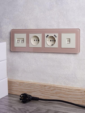 Рамка 4-м BRITE РУ-4-2-Бр стекло дым. RE IEK BR-M42-G-41-K97