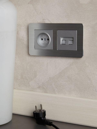 Рамка 2-м BRITE РУ-2-1-Бр метал. алюм. RE AL IEK BR-M22-M-21-K47