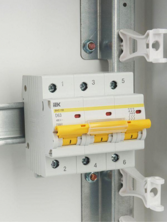 Выключатель автоматический модульный 3п D 63А 10кА ВА47-100 KARAT IEK MVA40-3-063-D
