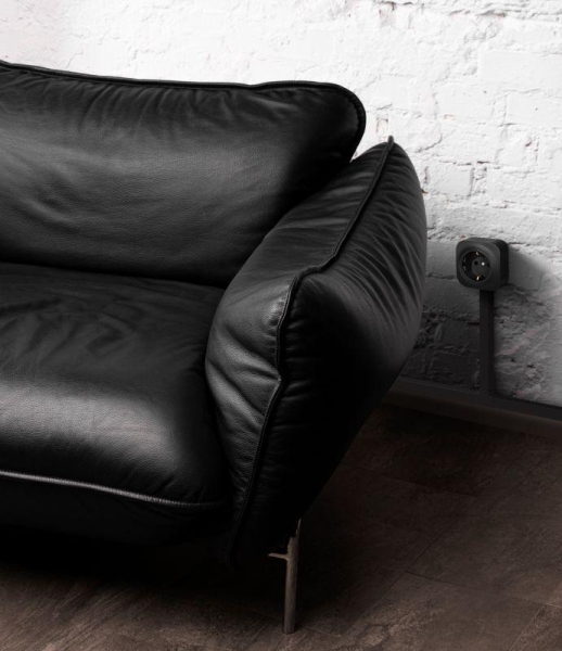 Розетка 1-м ОП Quteo 16А IP20 250В 2P+E с заземл. защ. шторки черн. матов. IEK 782476