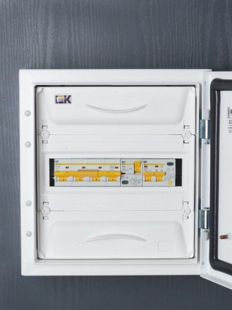Выключатель автоматический модульный 4п C 100А 10кА ВА47-100 KARAT IEK MVA40-4-100-C