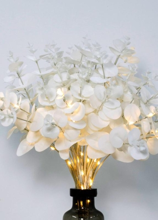 Ветвь эвкалипта имитация бел. 16LED тепл. бел. 3АА (не в компл.) КОСМОС KOC_INT-B125