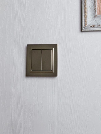 Выключатель 2-кл. СП BRITE ВСР10-2-0-БрШ 10А в сборе шампань IEK BR-V20-0-10-K37-F