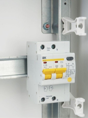 Выключатель автоматический дифференциального тока 2п C 25А 100мА тип AC 4.5кА АД-12 KARAT IEK MAD10-2-025-C-100