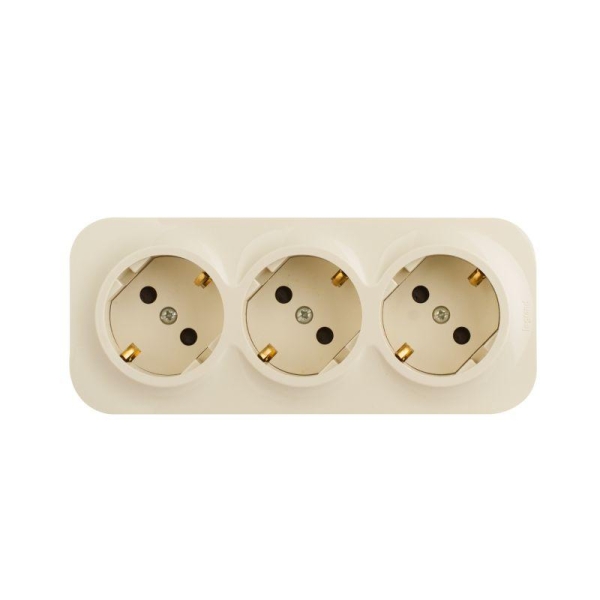 Розетка 3-м ОП Quteo 16А IP20 250В 3х2P+E с заземл. защ. шторки сл. кость Leg 782248