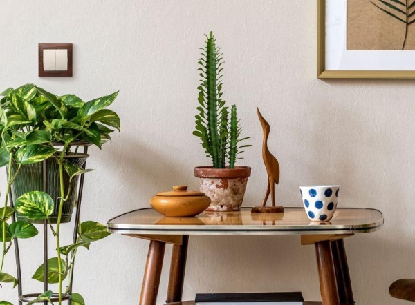 Выключатель 2-кл. СП Valena 10А IP31 250В механизм сл. кость IEK 774305