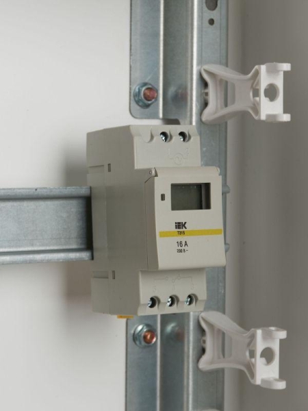 Таймер цифровой ТЭ15 16А 230В на DIN-рейку KARAT IEK MTA10-16