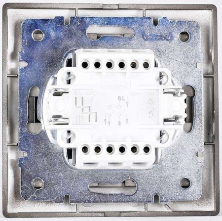 Рамка 3-м Mira горизонт. черн. бархат LEZARD 701-4200-148