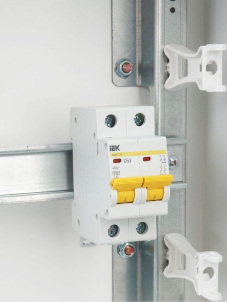 Выключатель автоматический модульный 2п C 63А 4.5кА ВА47-29 KARAT IEK MVA20-2-063-C