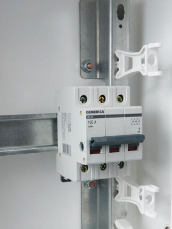 Выключатель нагрузки (мини-рубильник) 3п 100А ВН-32 GENERICA MNV15-3-100