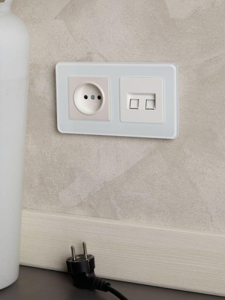 Рамка 2-м BRITE РУ-2-2-Бр стекло бел. RE IEK BR-M22-G-41-K01