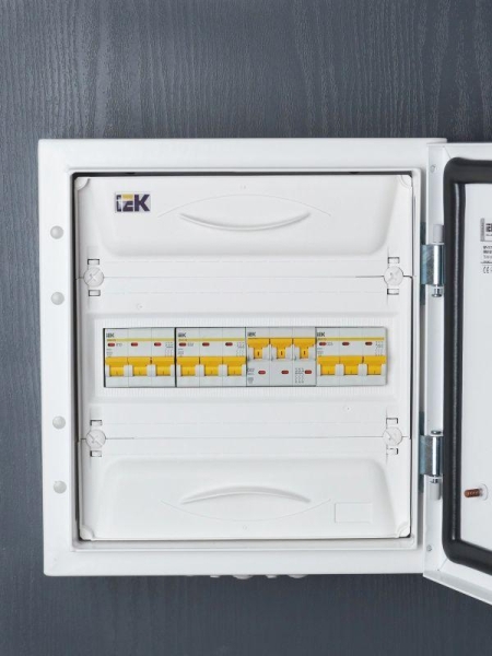 Выключатель автоматический модульный 3п D 32А 4.5кА ВА47-29 KARAT IEK MVA20-3-032-D