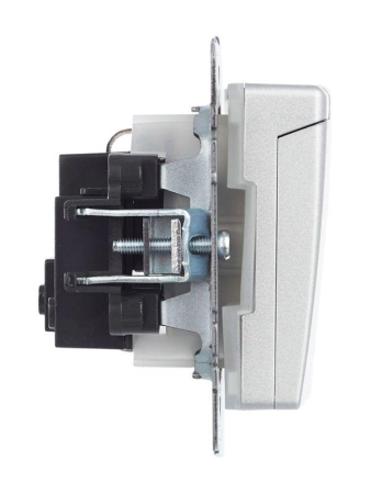 Розетка BRITE РСбш10-3-44-БрА 16А IP44 с заземл. защ. шторки с крышкой механизм алюм. IEK BR-R16-16-44-K47