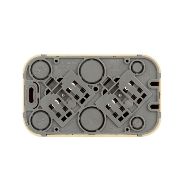 Розетка 2-м ОП Quteo 16А IP20 250В 2х2P без заземл. без защ. шторок дерево IEK 782281