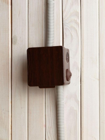 Коробка распаячная ОП КМ 80х80х50 IP54 откид. крышка 7 вводов дуб IEK UKO31-080-080-050-K24-54