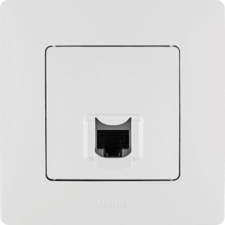 Розетка компьютерная 1-м СП Etika RJ45 кат.5E UTP механизм бел. IEK 672241