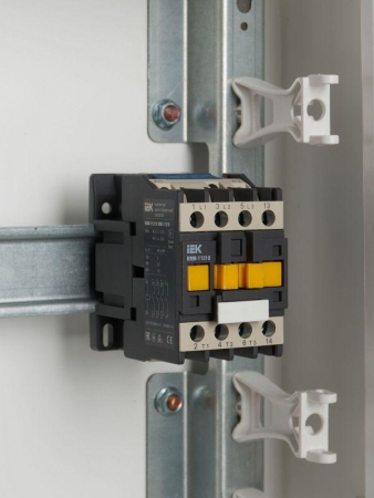 Контактор КМИ-11210 12А 230В/АС3 1НО KARAT IEK KKM11-012-230-10