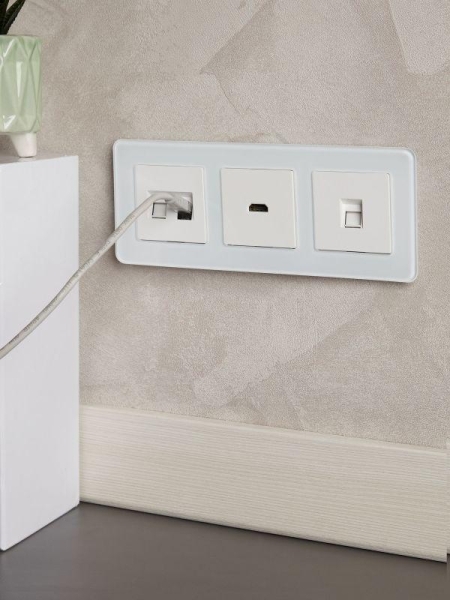 Рамка 3-м BRITE РУ-3-2-Бр стекло бел. RE IEK BR-M32-G-41-K01