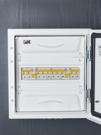 Выключатель автоматический модульный 3п C 16А 6кА ВА47-60M KARAT IEK MVA31-3-016-C