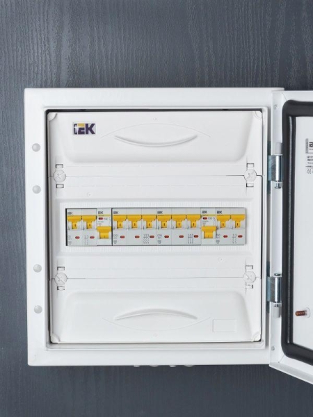 Выключатель автоматический модульный 3п C 10А 6кА ВА47-60M KARAT IEK MVA31-3-010-C