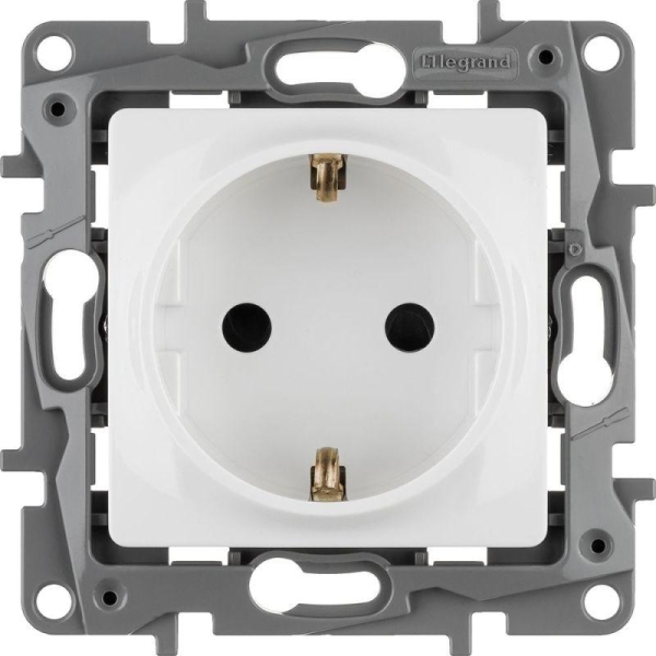 Розетка 1-м СП Etika 16А IP31 250В 2P+E с заземл. защ. шторки немецк. стандарт винтов. клеммы механизм бел. IEK 672222