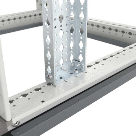 Рейка широкая вертикальная для корпусов CQE N В=2200мм (уп.2шт) DKC R5NPDV22