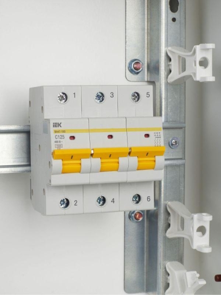 Выключатель автоматический модульный 3п C 125А 15кА ВА47-150 KARAT IEK MVA50-3-125-C