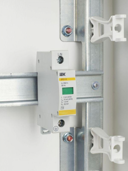 Ограничитель перенапряжения ОПС1-D 1P KARAT IEK MOP20-1-D