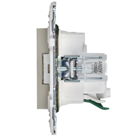 Розетка SKANDY 16А с заземл. защ. шторки безвинт. крепл. SK-R06B беж. IEK SK-R14-16-1-K10