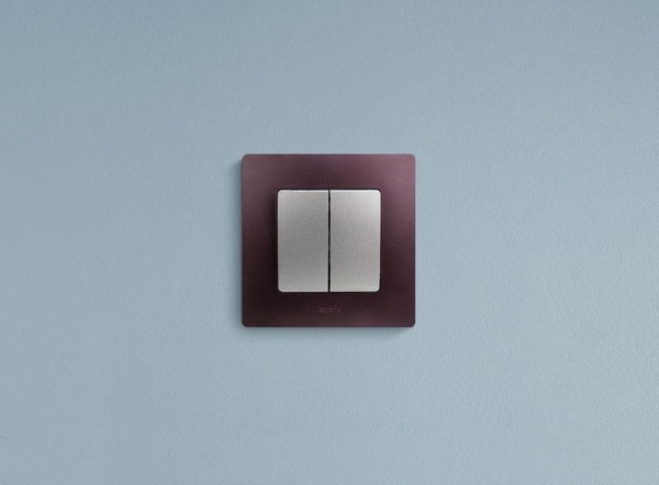 Выключатель 2-кл. СП Etika 10А IP20 250В 10AX авт. зажимы механизм алюм. IEK 672402