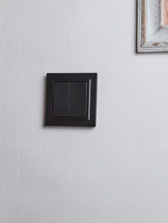 Выключатель 2-кл. СП BRITE ВСР10-2-0-БрЧ 10А в сборе черн. IEK BR-V20-0-10-K02-F