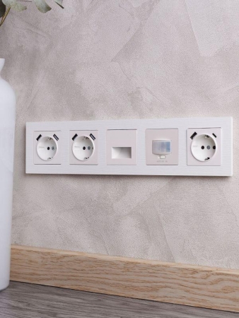 Рамка 5-м BRITE РУ-5-Бр бел. рифленый IEK BR-M52-51-K01