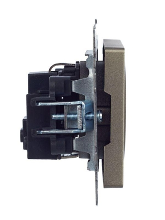 Розетка BRITE РС14-1-0-БрШ 16А с заземл. защ. шторки механизм шампань IEK BR-R14-16-K37