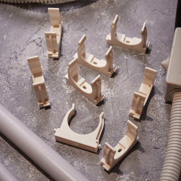 Держатель для труб (клипса) d40мм для монтажного пистолета бел. Rexant 28-0440-3