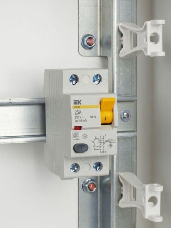 Выключатель дифференциального тока (УЗО) 2п 25А 10мА тип AC ВД1-63 KARAT IEK MDV10-2-025-010