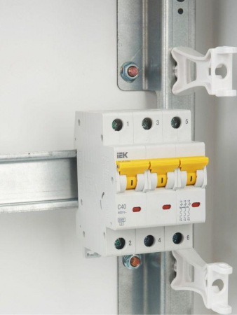 Выключатель автоматический модульный 3п C 40А 6кА ВА47-60M KARAT IEK MVA31-3-040-C