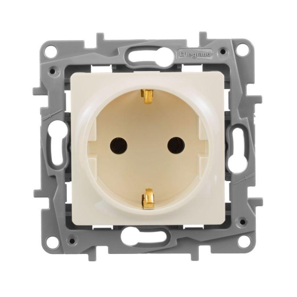 Розетка 1-м СП Etika 16А IP20 250В 2P+E с заземл. немецк. стандарт винтов. клеммы механизм сл. кость IEK 672321