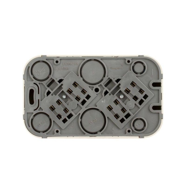 Розетка 2-м ОП Quteo 16А IP20 250В 2х2P+E с заземл. без защ. шторок бел. IEK 782233