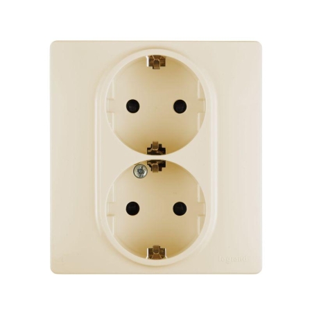 Розетка Inspiria 16А 250В 2х2P+E защ. шторки безвинт. зажимы сл. кость IEK 673756