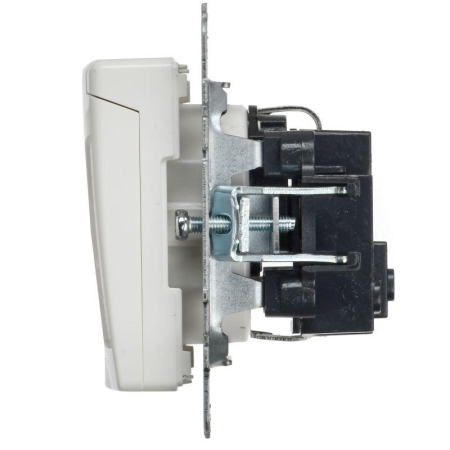 Розетка BRITE РСбш10-3-БрБ 16А IP20 с заземл. защ. шторки с крышкой механизм бел. IEK BR-R16-16-K01