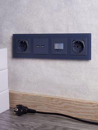 Розетка BRITE РЮш10-1-БрМ 16А с USB A+A 2.1А с заземл. защ. шторки механизм маренго IEK BR-R14-16-U21-D21-K35