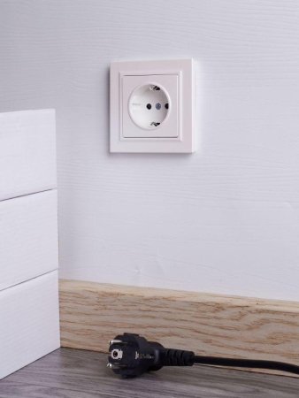 Розетка СП BRITE РСР14-1-0-БрЖ 16А в сборе с заземл. защ. шторки жемчуж. IEK BR-R14-16-K36-F