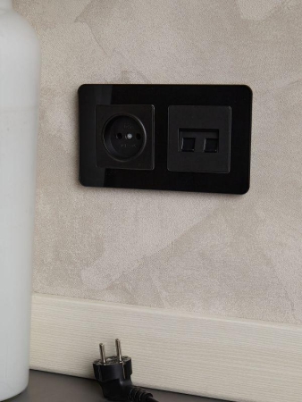 Рамка 2-м BRITE РУ-2-2-Бр стекло черн. RE IEK BR-M22-G-41-K02