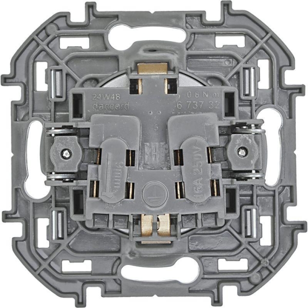 Розетка 1-м СП Inspiria 16А IP20 250В 2P+E защ. шторки немецк. стандарт механизм алюм. IEK 673732