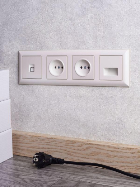 Рамка 4-м BRITE РУ-4-Бр беж./жемчуж. IEK BR-M42-12-1-K10