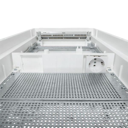 Щит комбинированный встраив. Nova 2 DIN-рейки + 2 монтаж. платы 4 габарит IP41 с пластик. дверью EKF nv-cb-pd-2+2