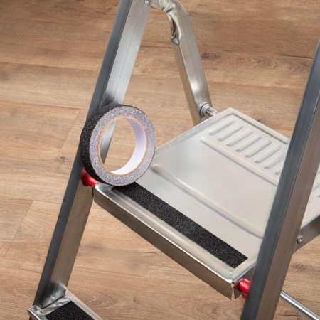 Лента противоскользящая самоклеящаяся 25ммх5м черн. Rexant 09-4322